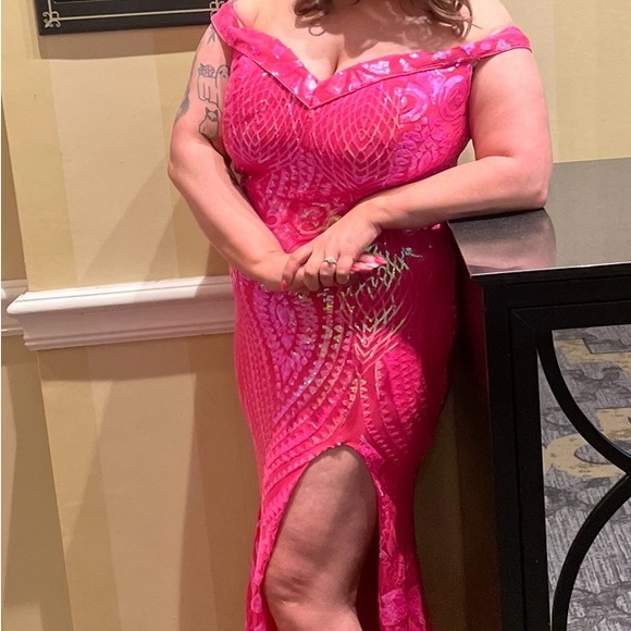 HOT PINK SEQUIN FORMAL DRESS - Picture 4 of 4